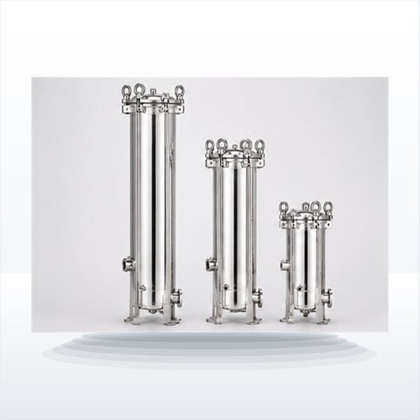 Industrial cartridge filter housings